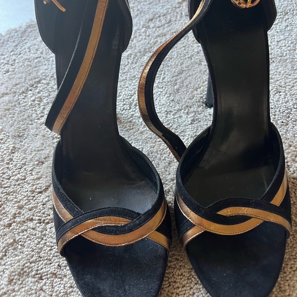 Elegant Black and Gold Women's Heels Gucci Size 10B fits perfect for 9